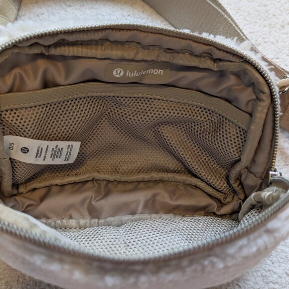 Lululemon Sherpa Belt Bag - Picture 3 of 3
